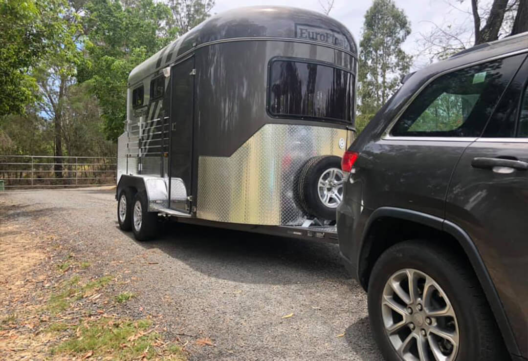 A GUIDE TO TOWING HORSE FLOATS