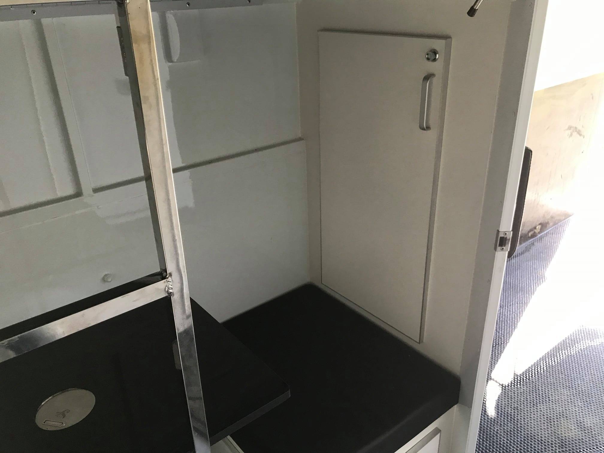 2HAL-O SN (1.O) 4900 RB DIVIDING WALL