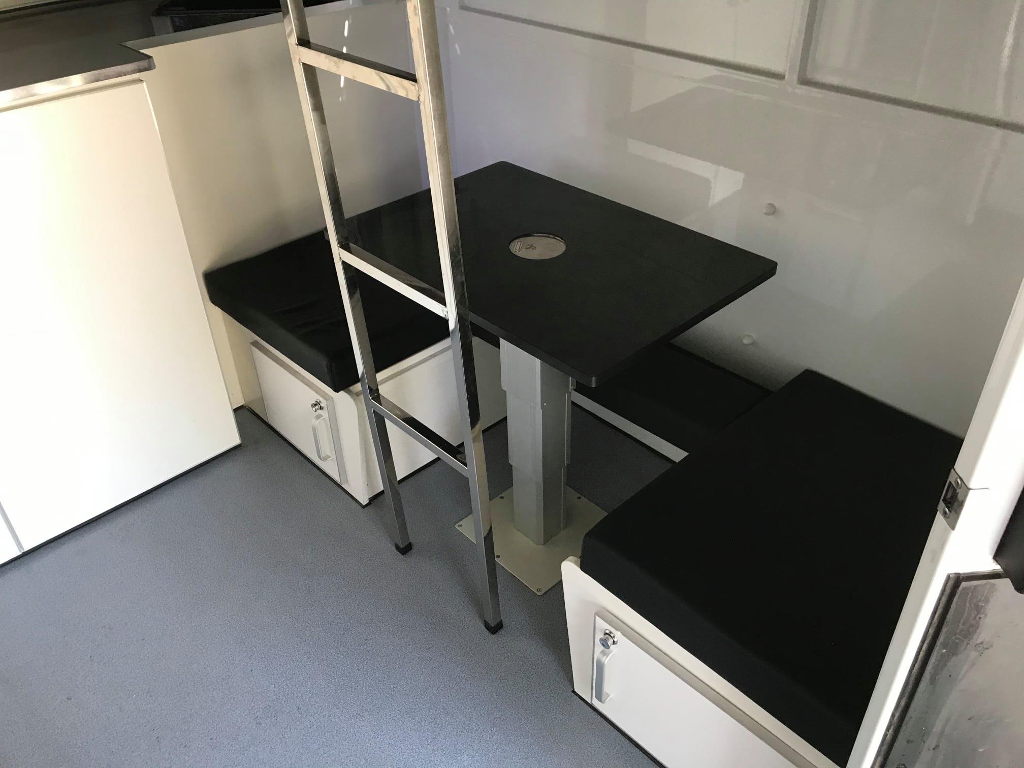 2HAL-O SN (1.O) 4900 RB DIVIDING WALL