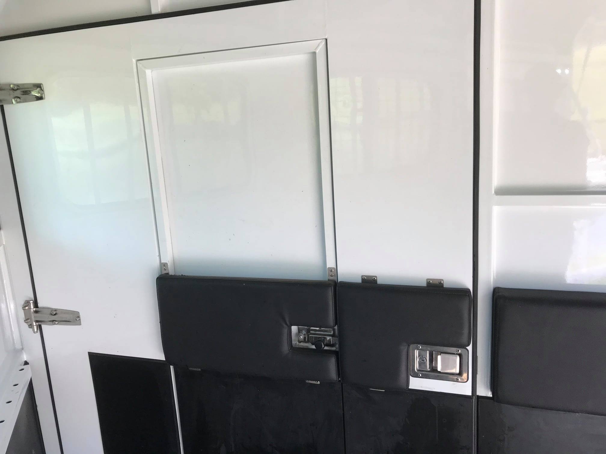 2HAL-O SN (1.O) 4900 RB DIVIDING WALL