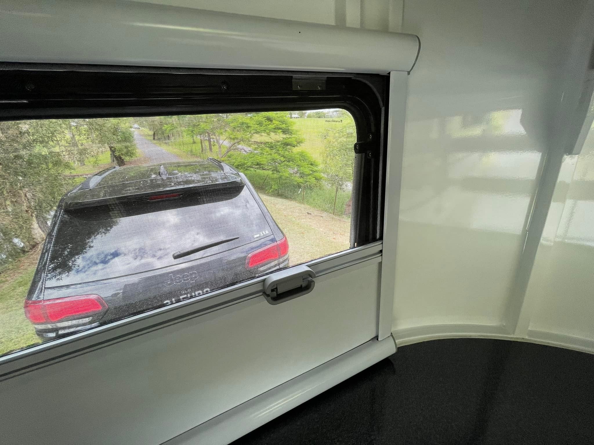 2HSL-L600 SN Classic Series Deluxe Package