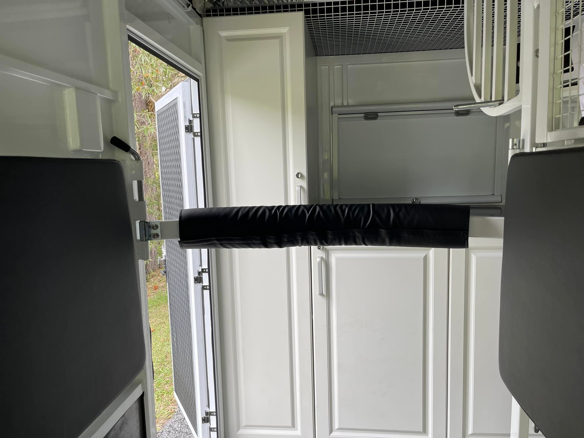 2HSL-L600 SN Classic Series Deluxe Package
