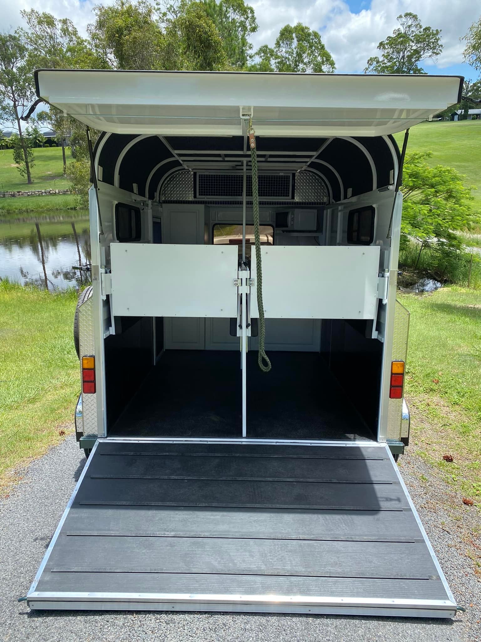 2HSL-L400 SN Classic Series Deluxe Package