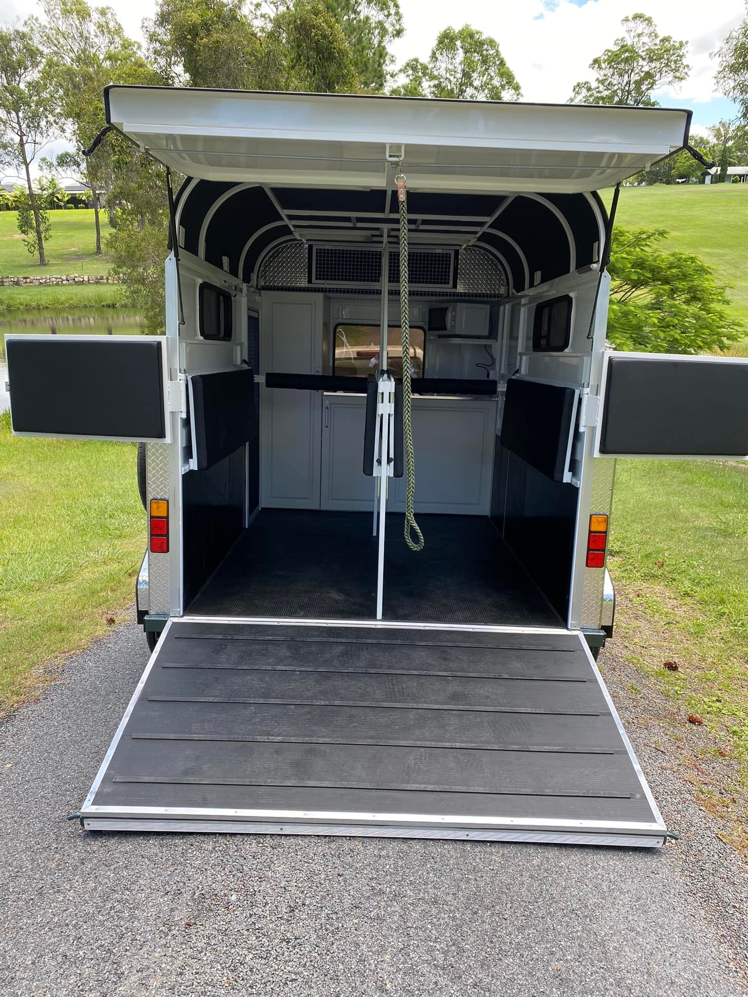 2HSL-L400 SN Classic Series Deluxe Package