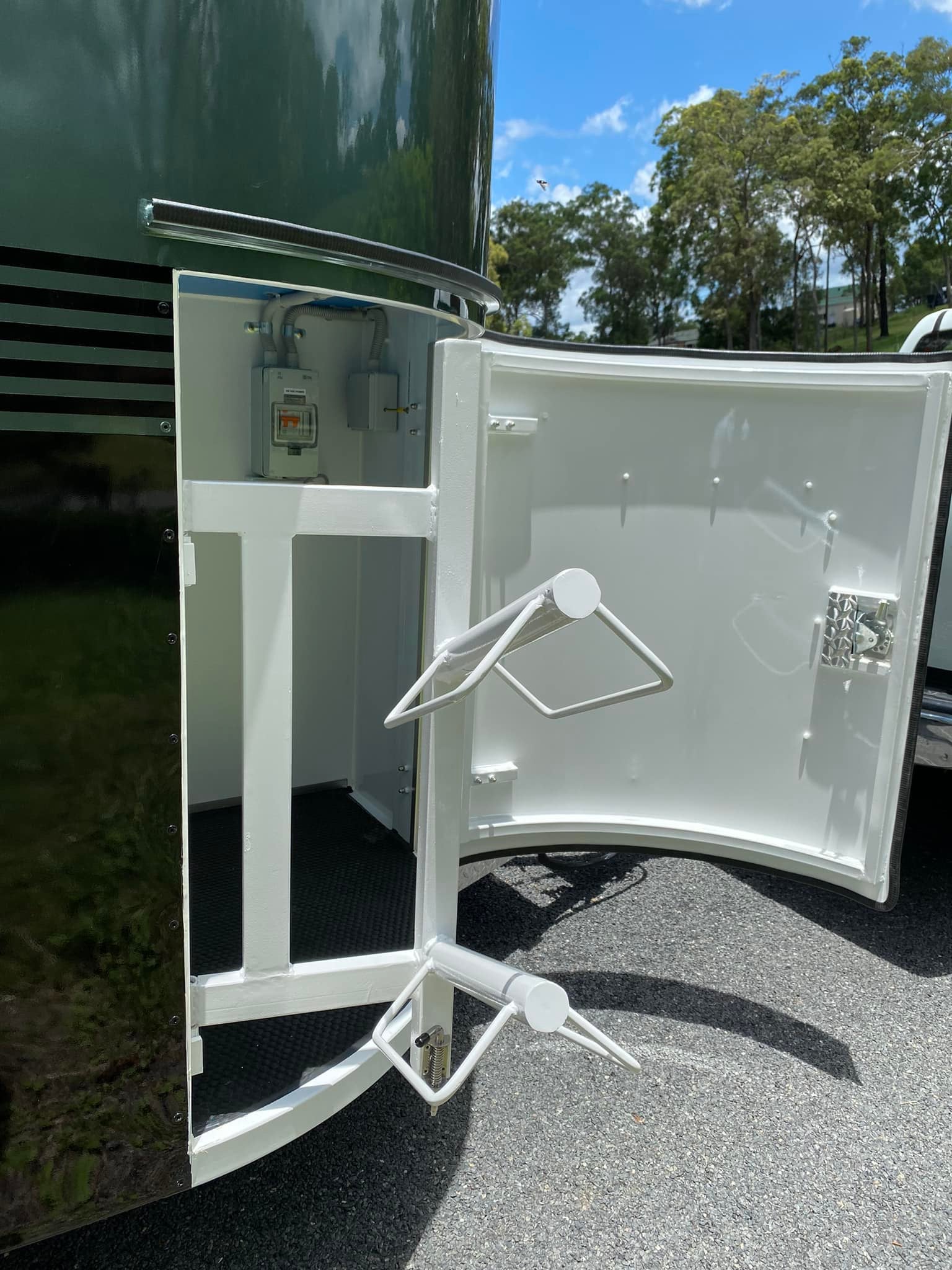 2HSL-L400 SN Classic Series Deluxe Package