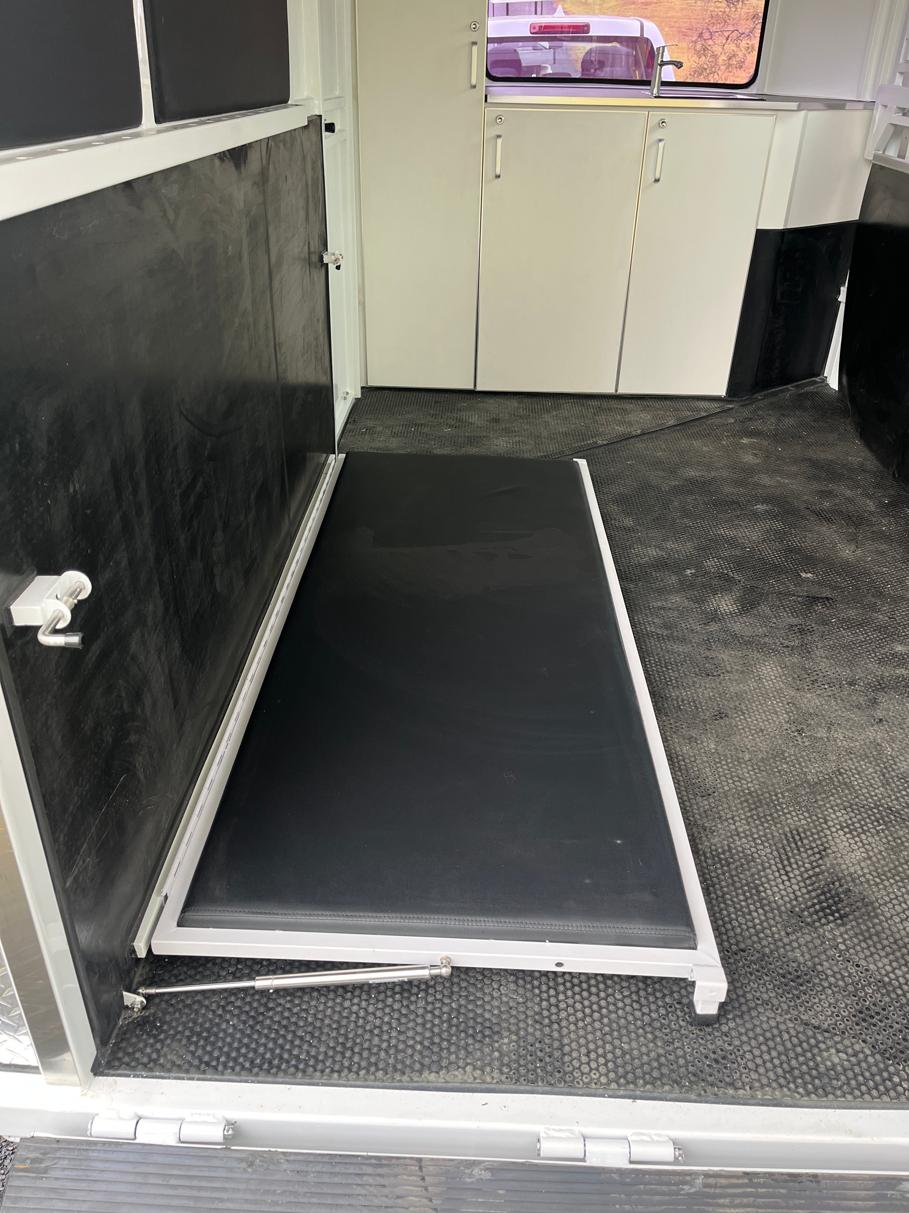 2HAL-L600 RN Prestige Series Standard Package