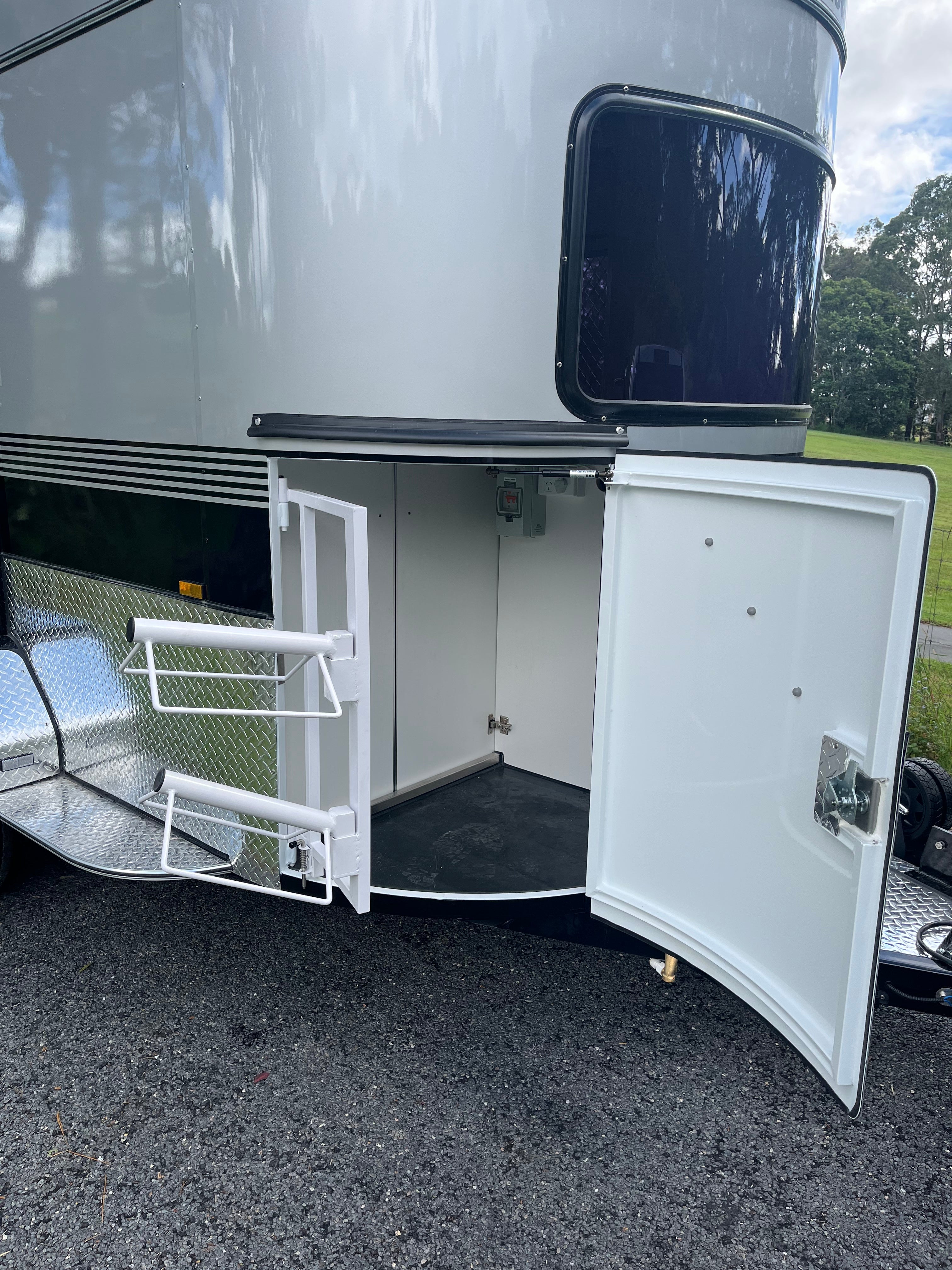 2HSL-L600 RN Prestige Series Deluxe Package