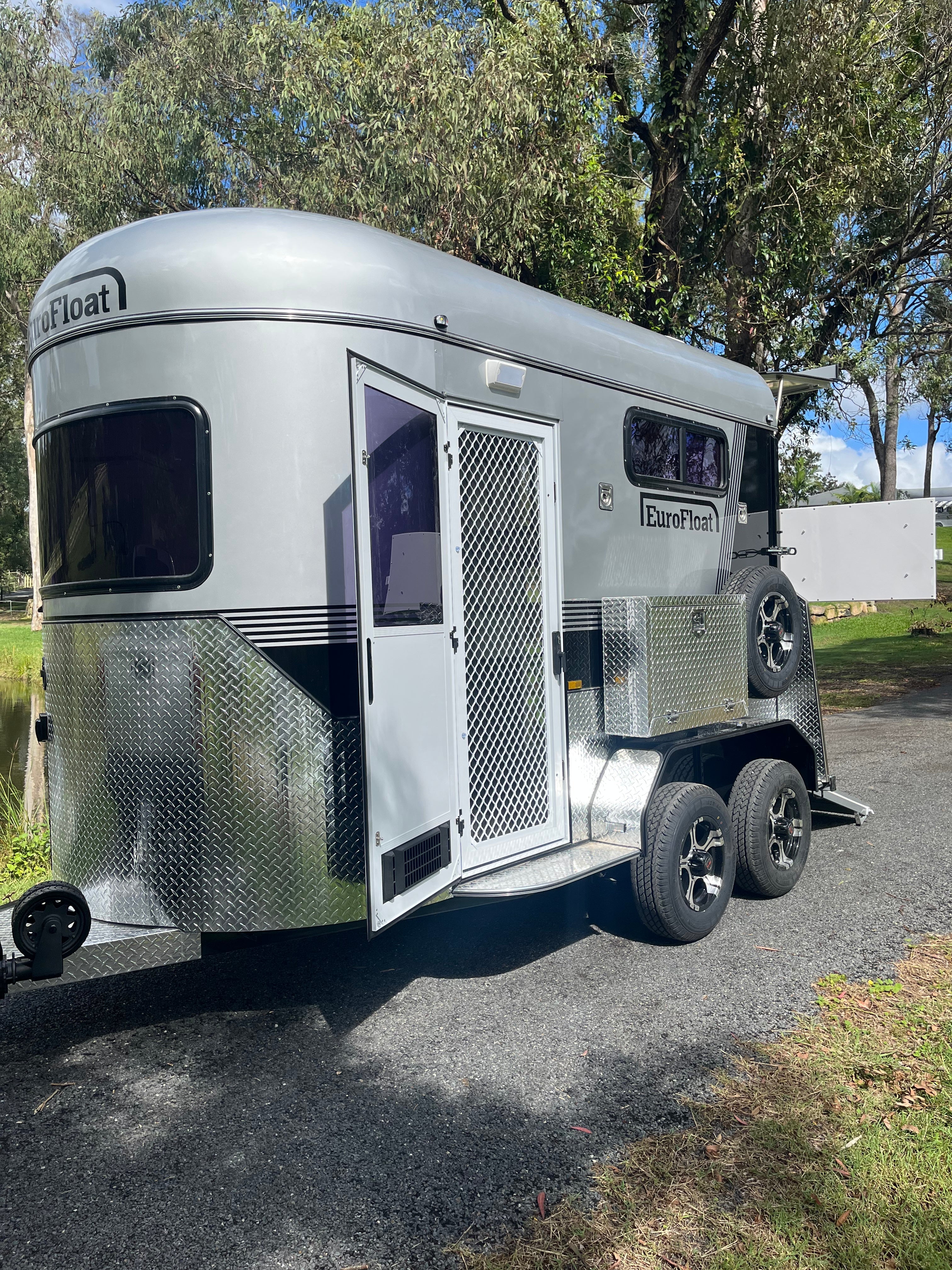 2HSL-L600 RN Prestige Series Deluxe Package