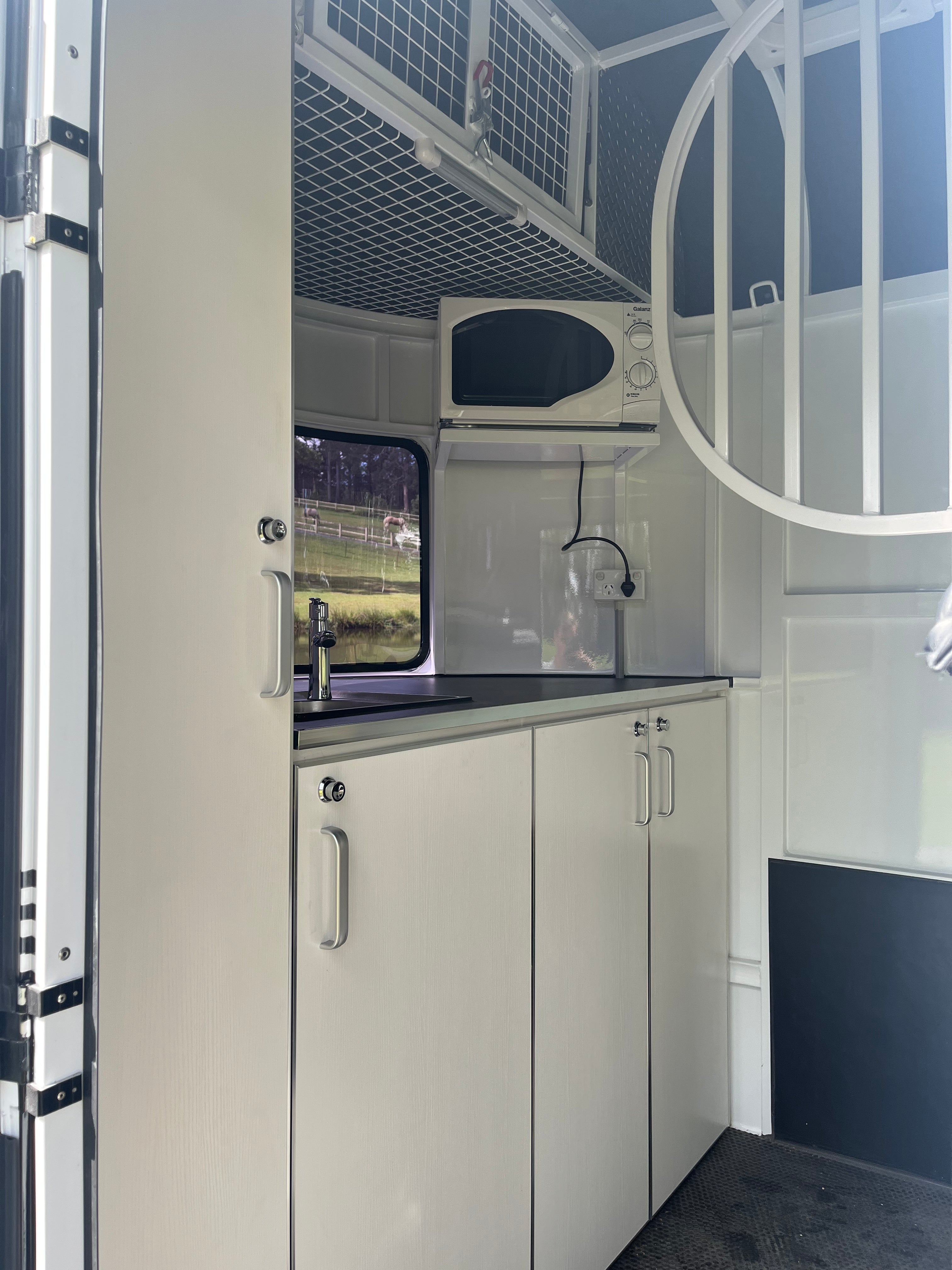 2HSL-L400 RN Prestige Series Deluxe Package