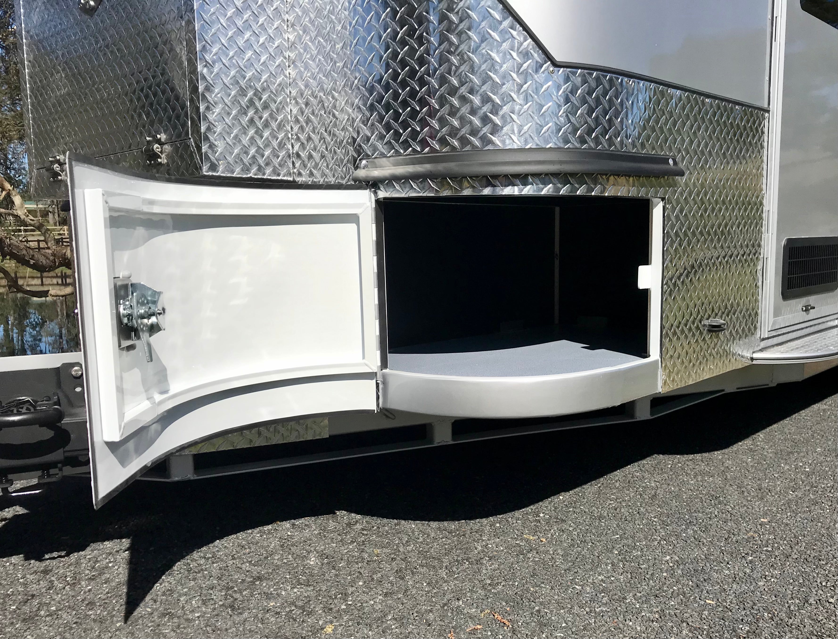 2HAL-O SN (2.O) 4900 RB DIVIDING WALL