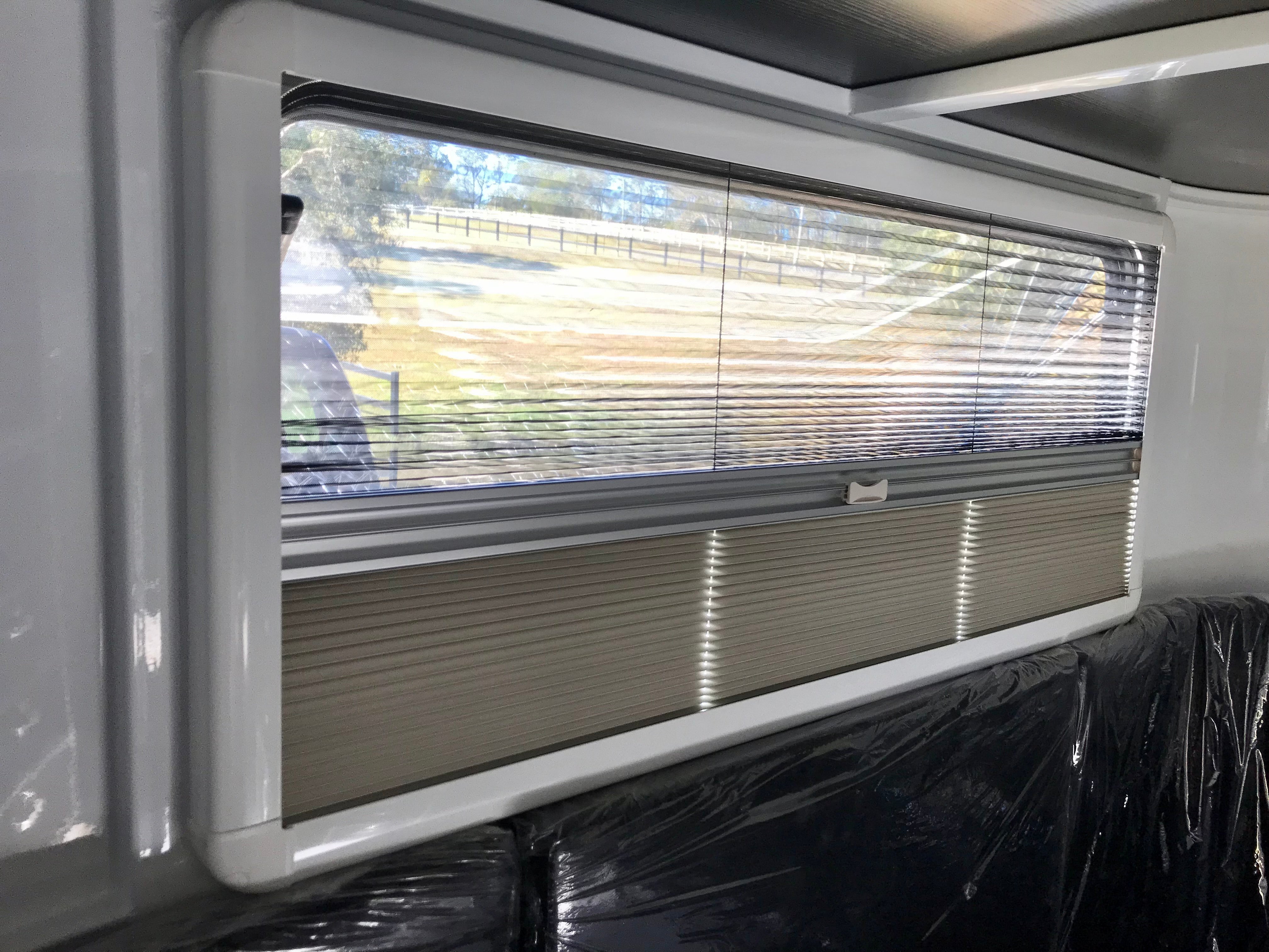 2HAL-O SN (2.O) 4900 RB DIVIDING WALL