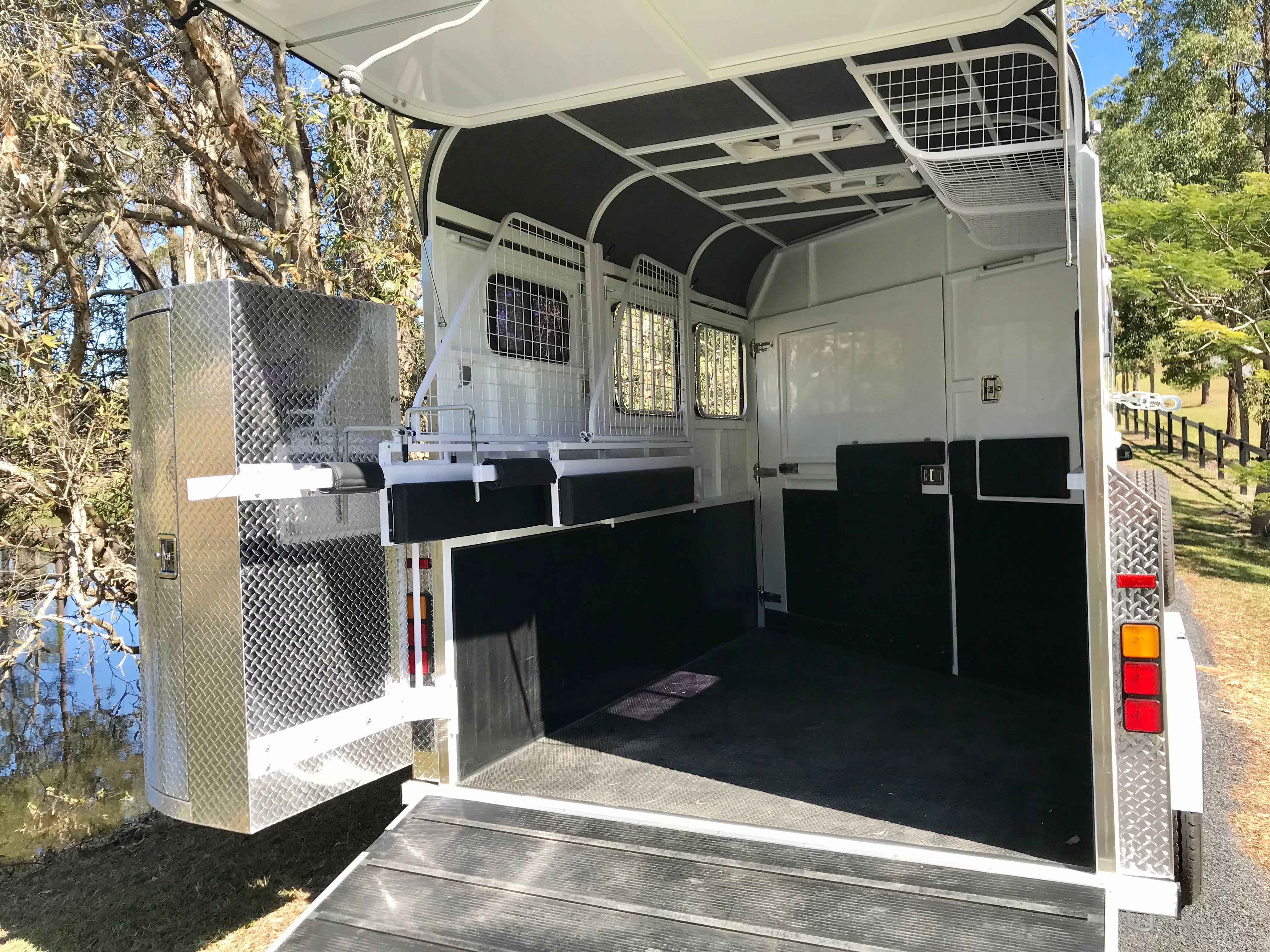 2HAL-O SN (2.O) 4900 RB DIVIDING WALL