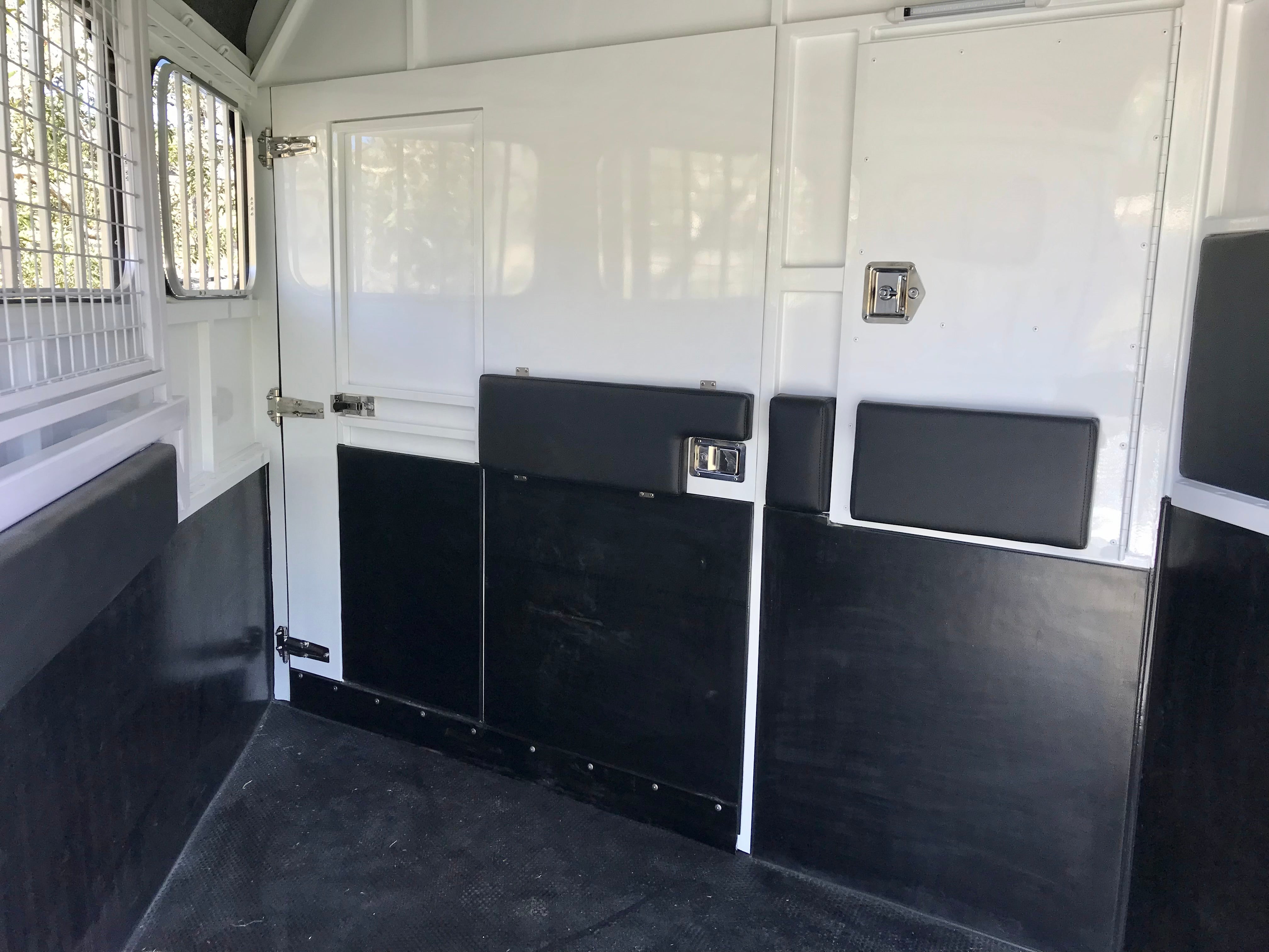 2HAL-O SN (2.O) 4900 RB DIVIDING WALL