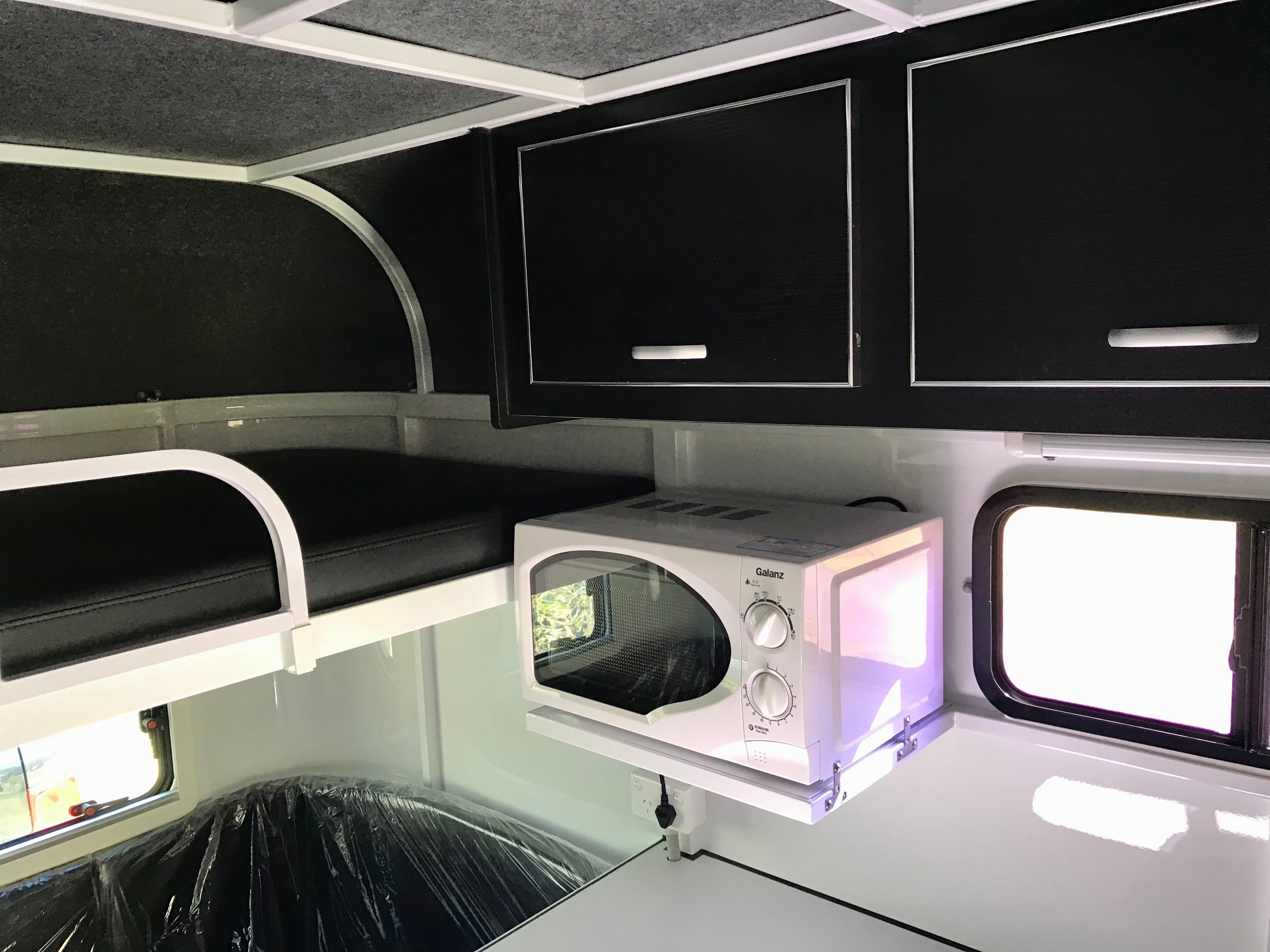 2HAL-O SN (2.O) 4900 RB DIVIDING WALL