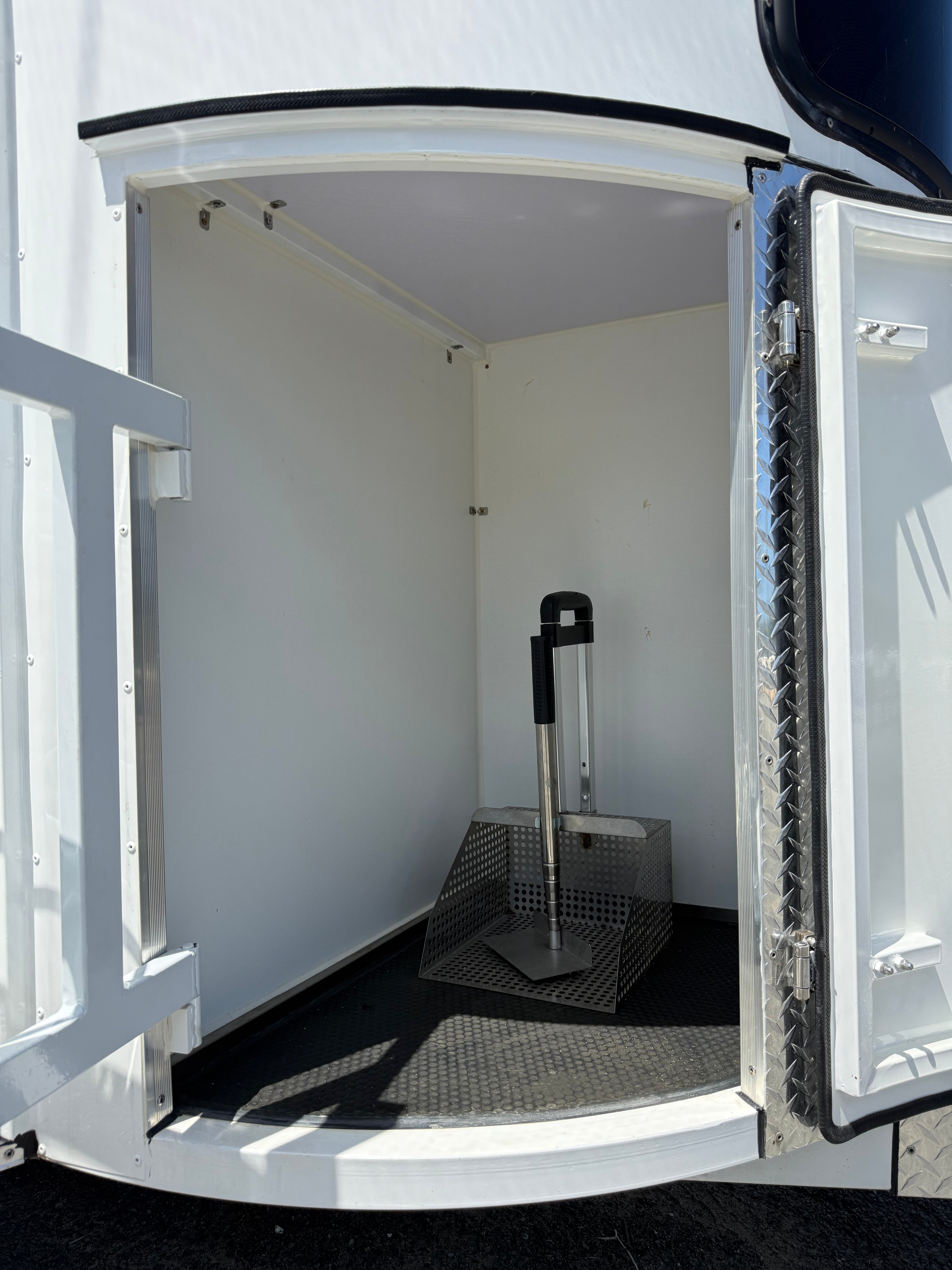 Telescopic Manure Scooper