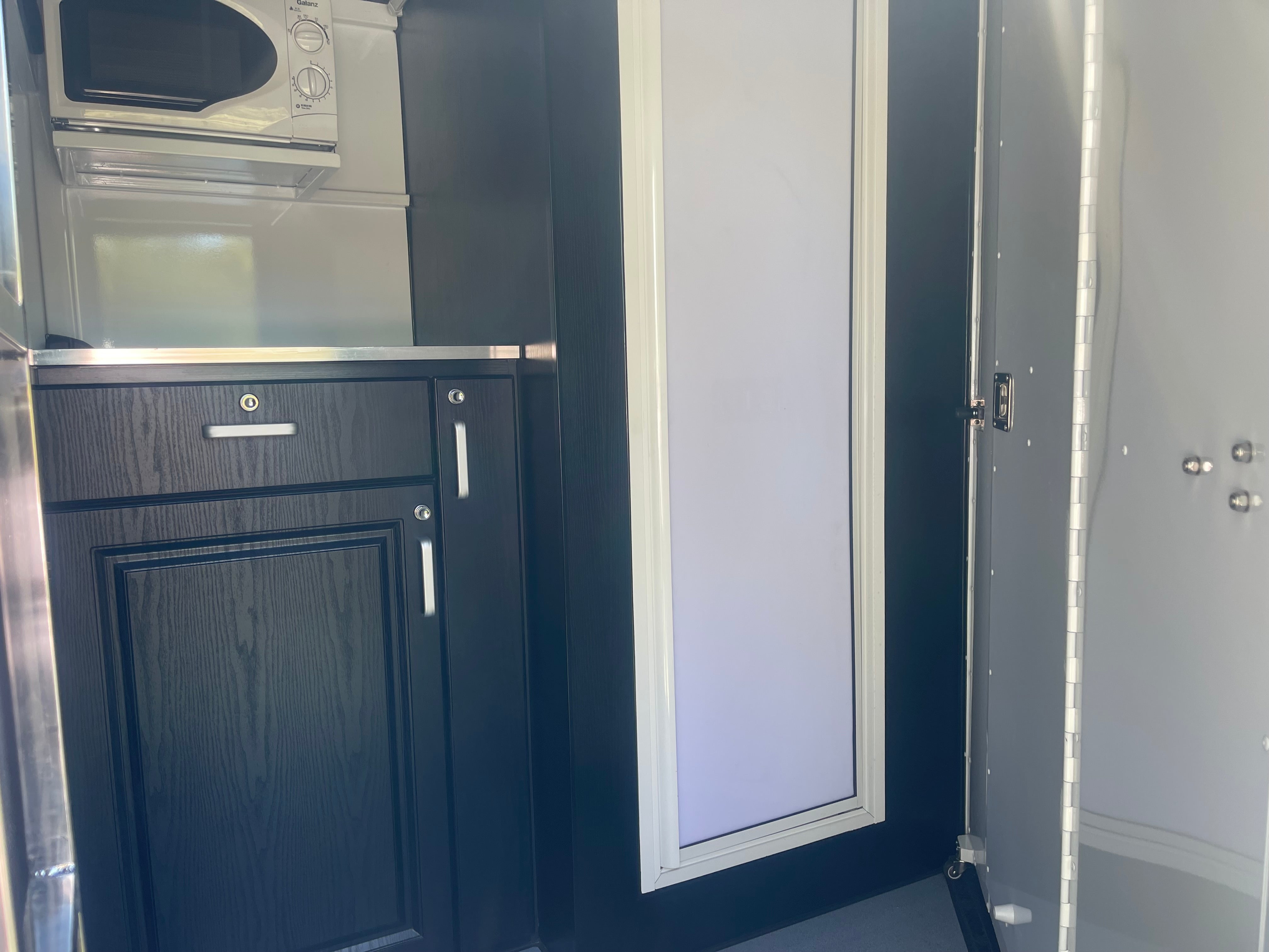 2HAL-O SN (2.1) 4900 RB DIVIDING WALL