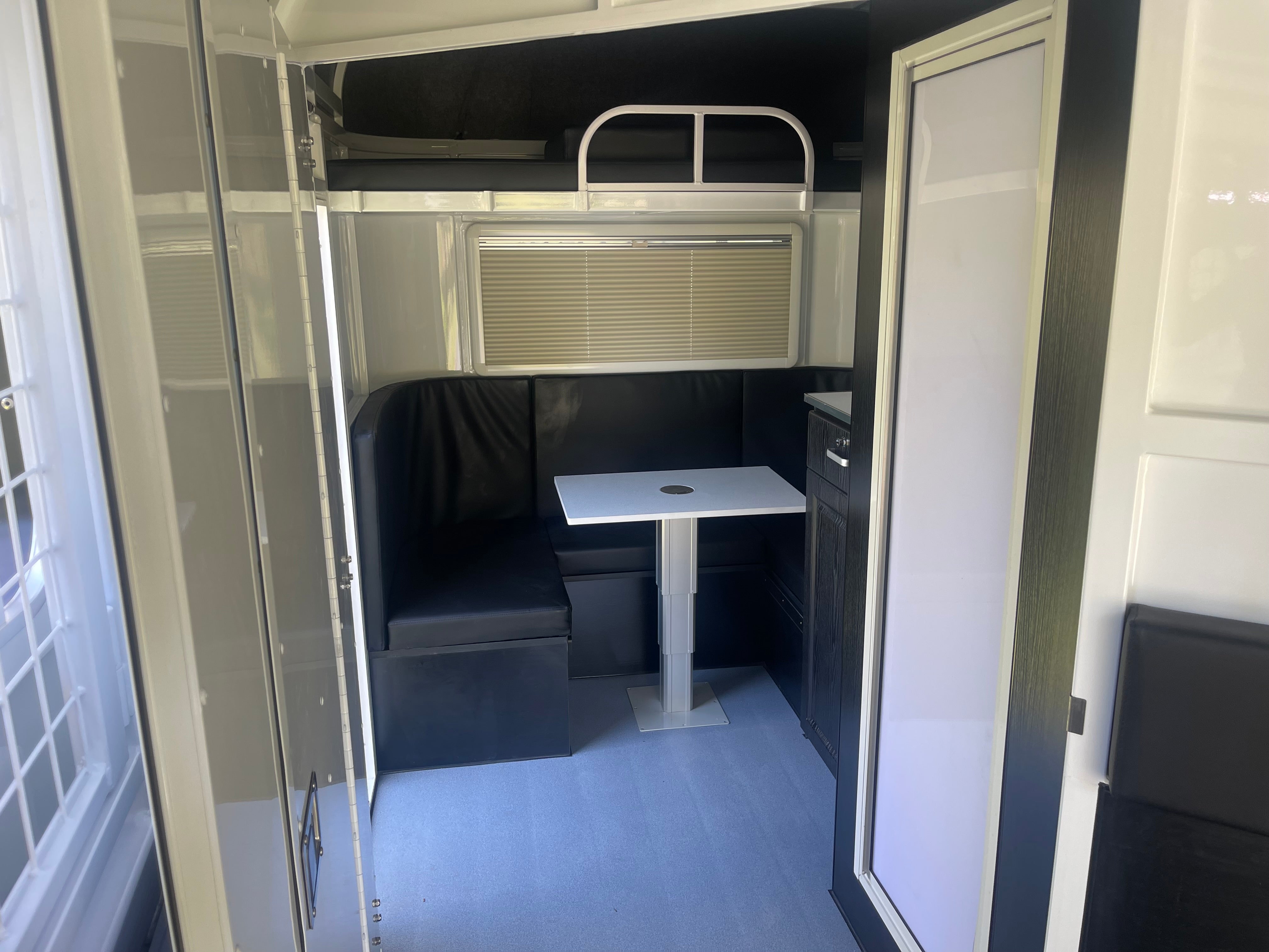 2HAL-O SN (2.1) 4900 RB DIVIDING WALL