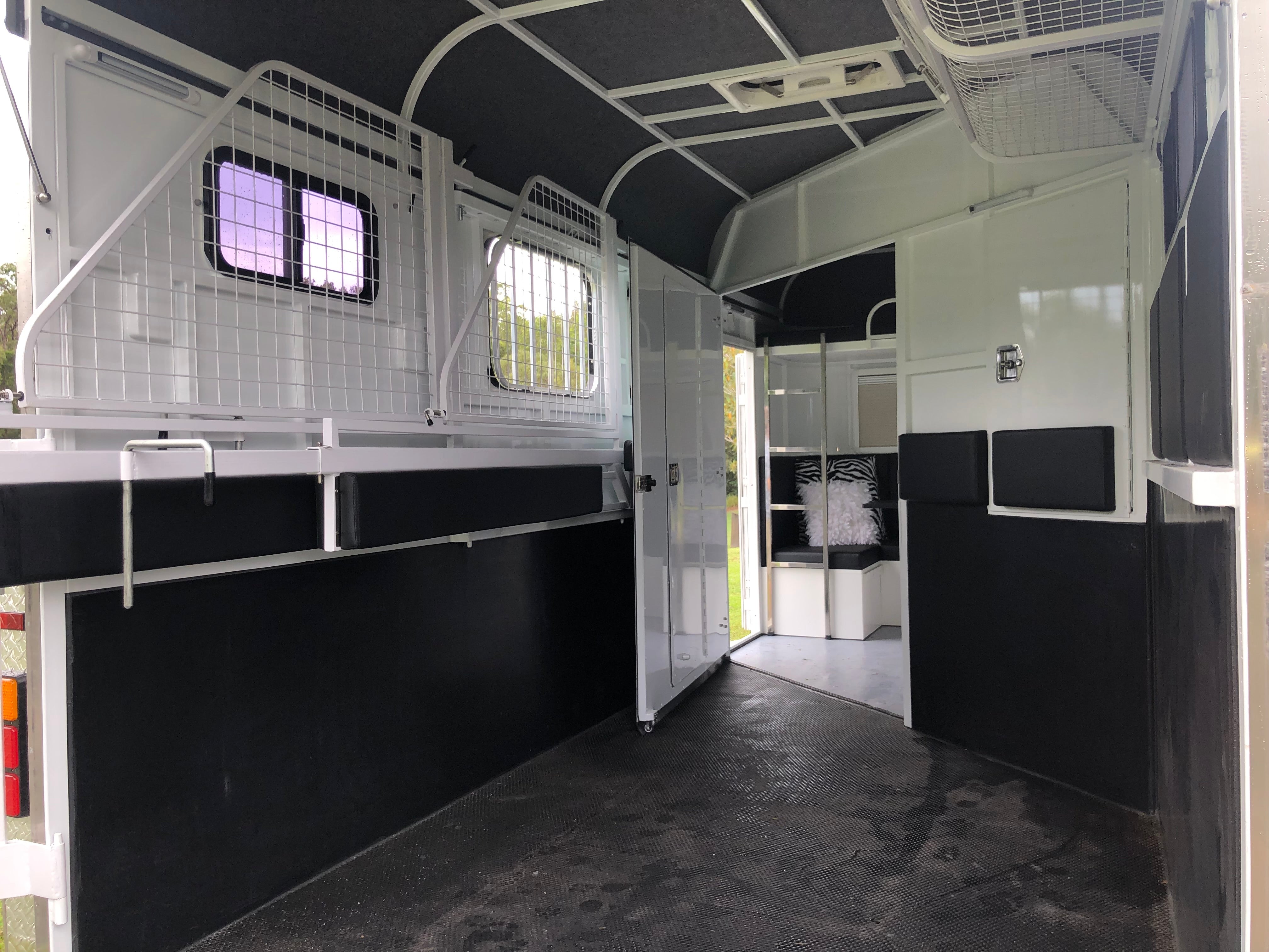 2HAL-O SN (2.1) 5475 RB DIVIDING WALL