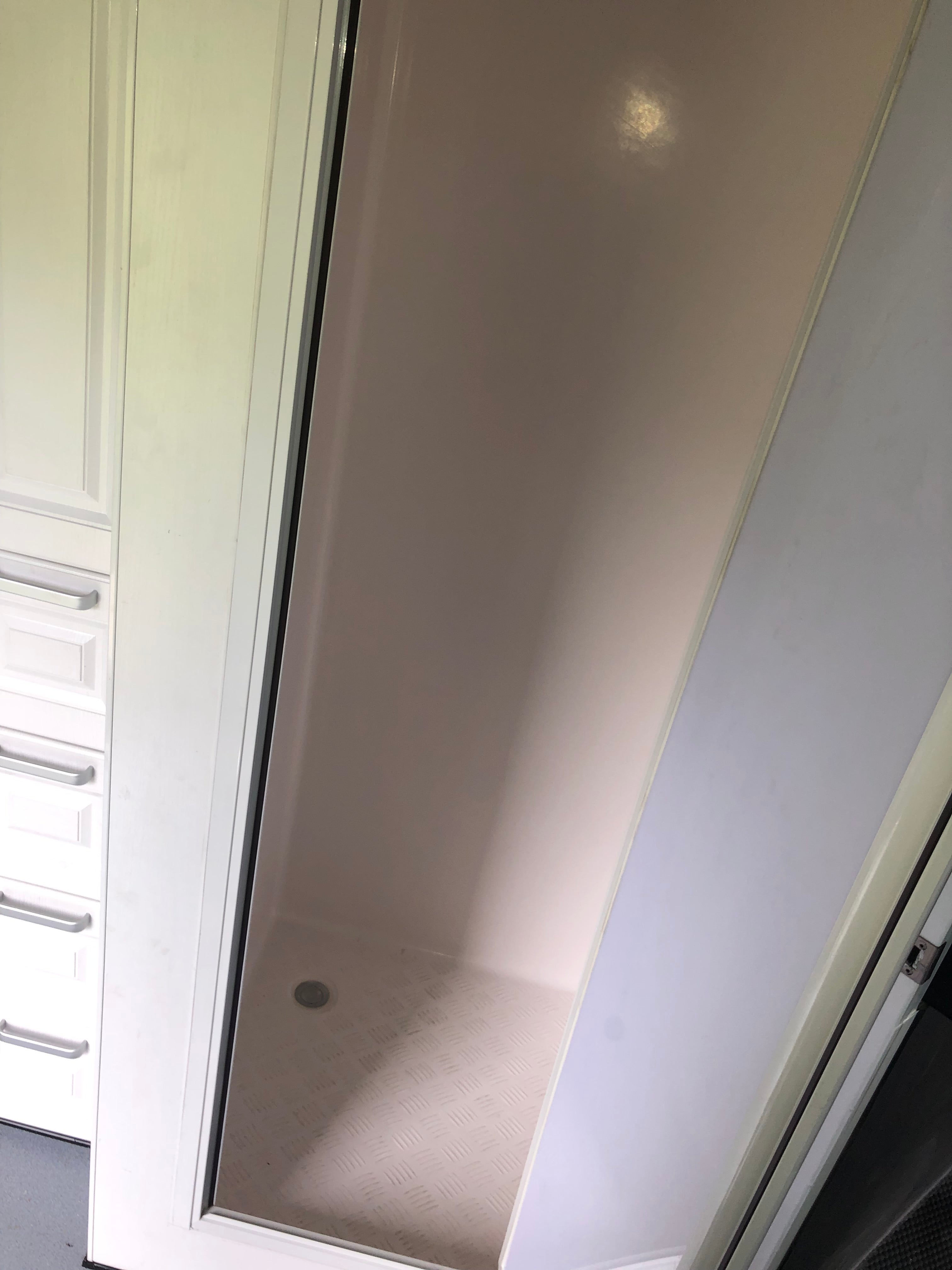 2HAL-O SN (2.1) 5475 RB DIVIDING WALL