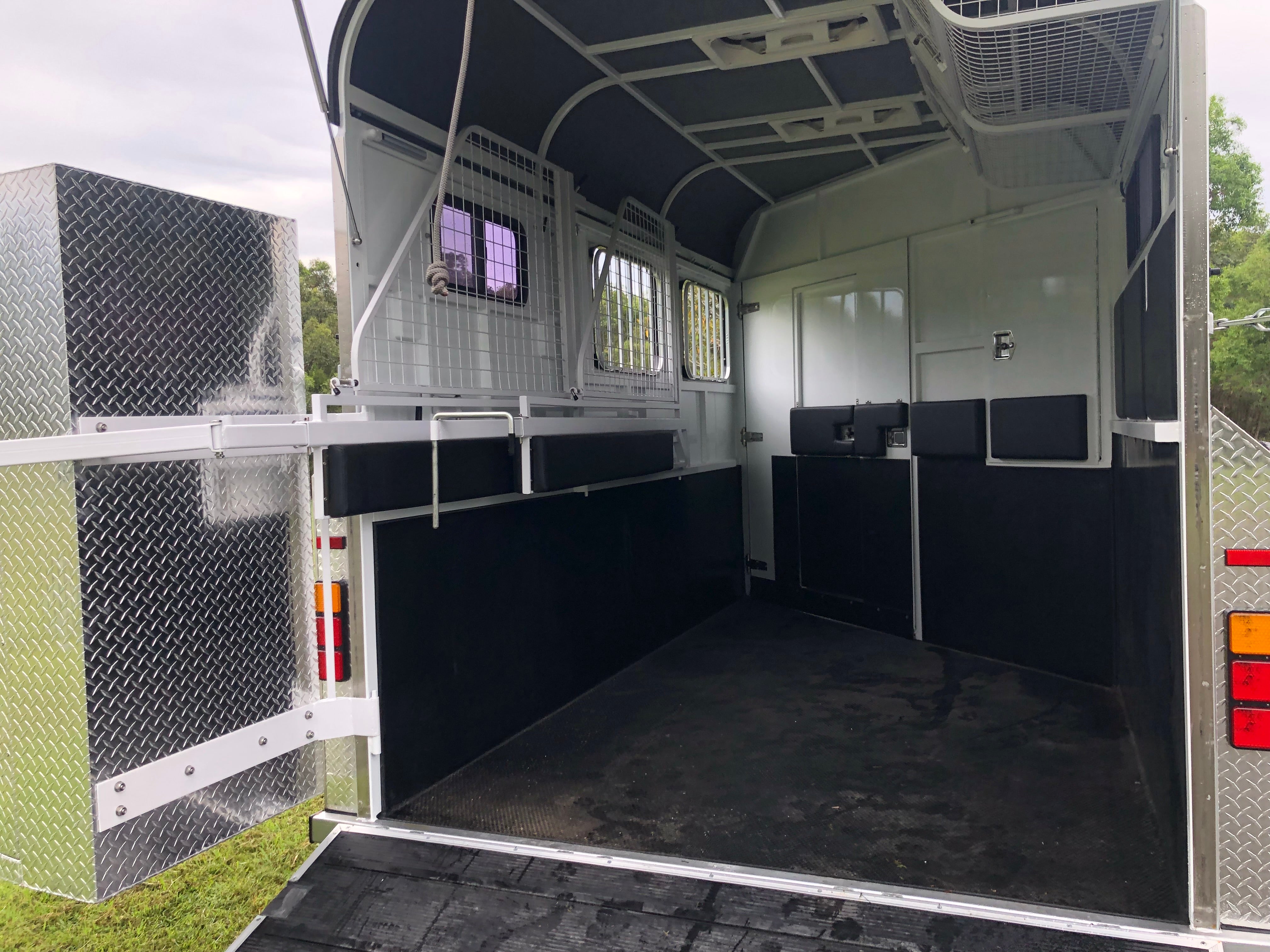 2HAL-O SN (2.1) 5475 RB DIVIDING WALL