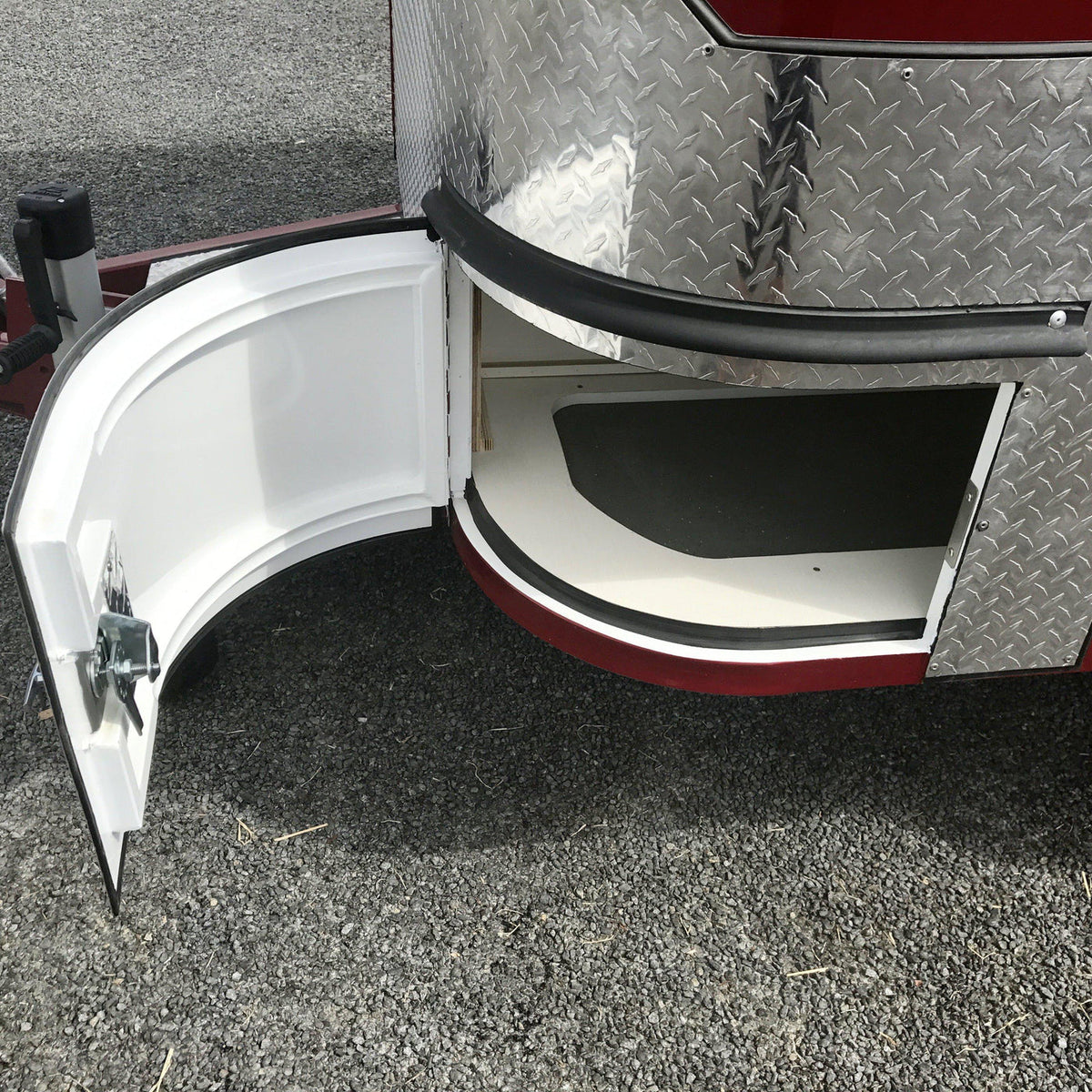 Eurofloat 2HAL-O SN WB 2.0 5106 overnighter horse float tailored to your requirements, available in five colour combinations