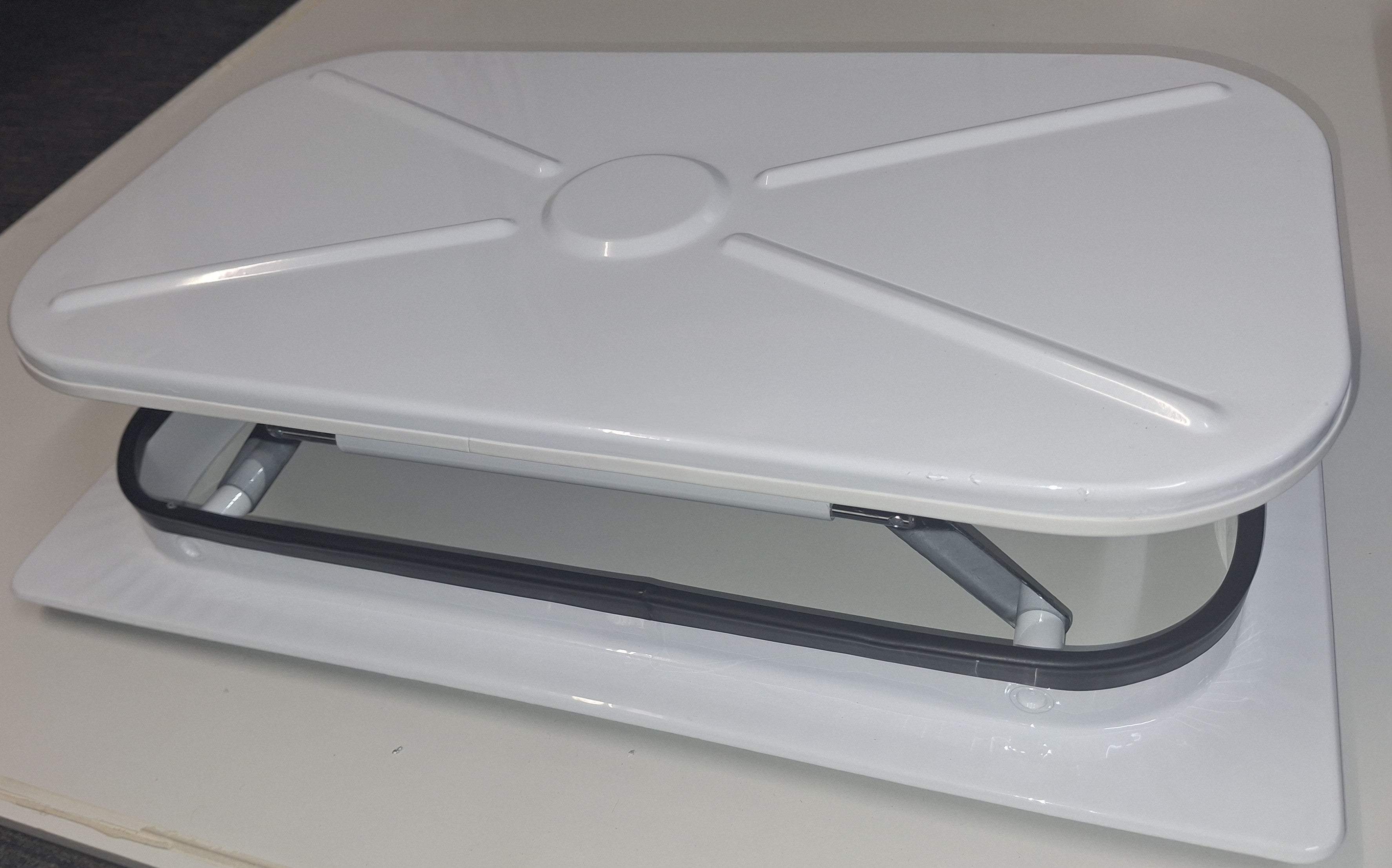 Pop Up Roof Vent - Universal