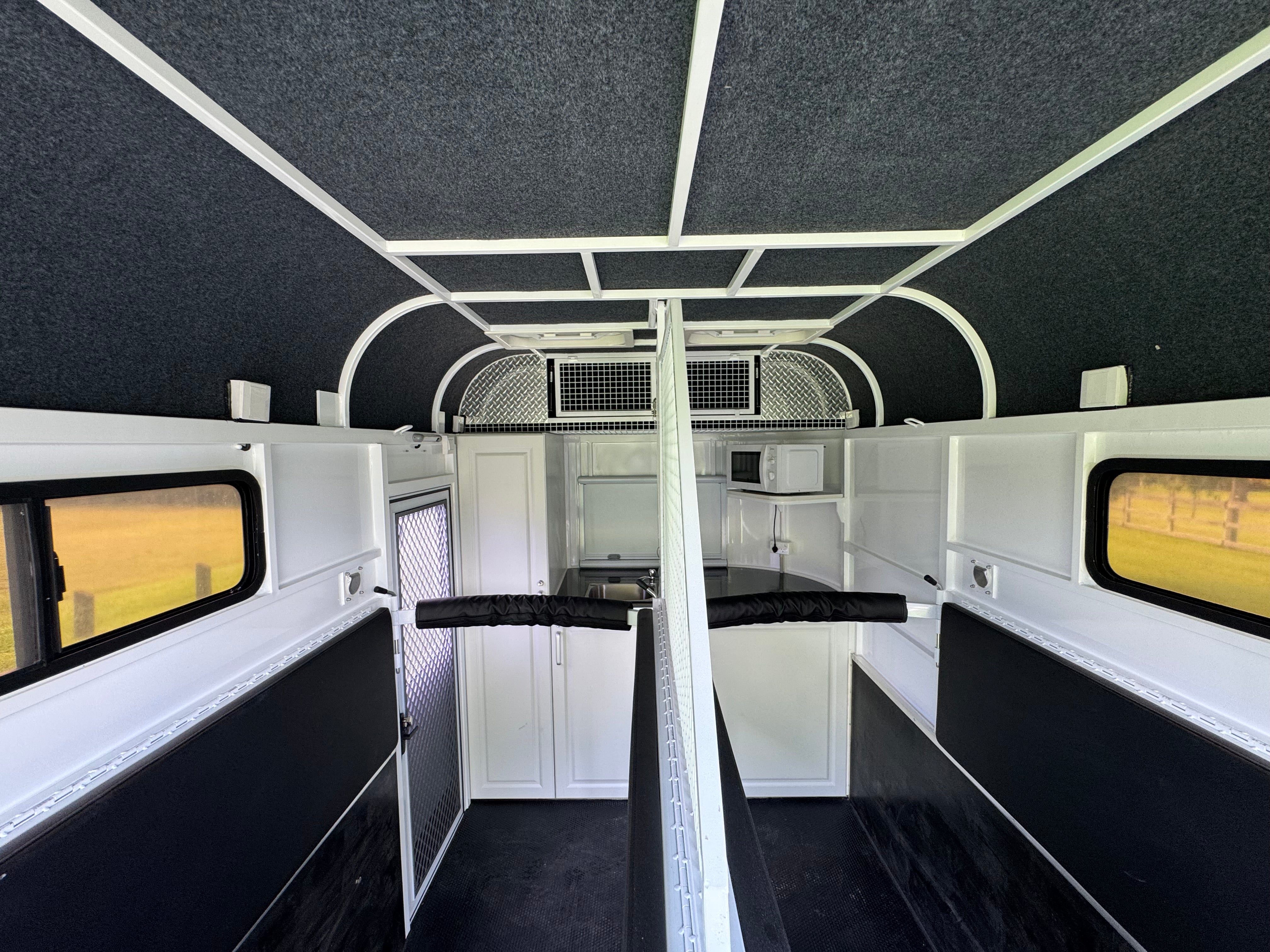 New Square Nose Euro Float 2HSL - L500 Deluxe Package + Caravan  Save $500!