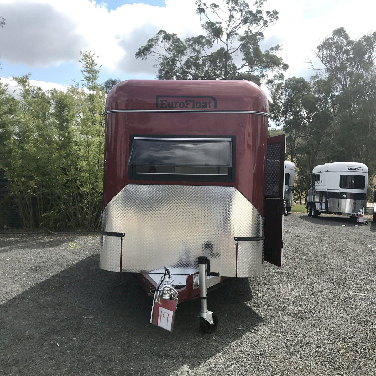 Eurofloat 2HAL-O SN WB 2.0 5106 overnighter horse float with wider bays, beds in front and side cupboard