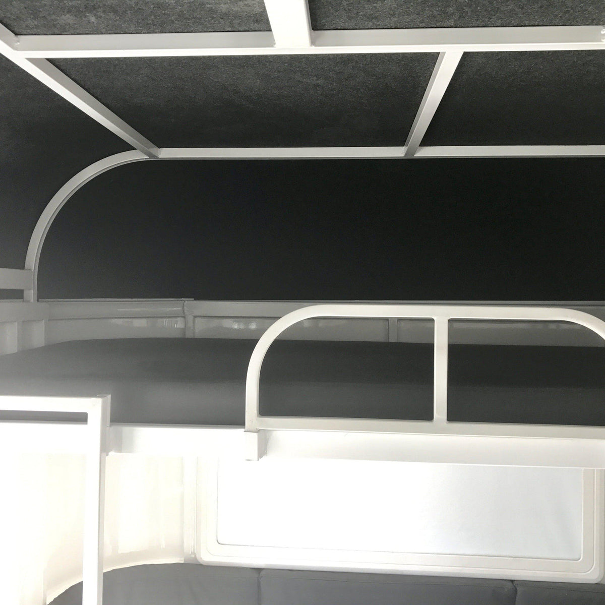 Square nose 2HAL-O SN WB 2.0 angle load horse float with wider bays, beds in front and side cupboard