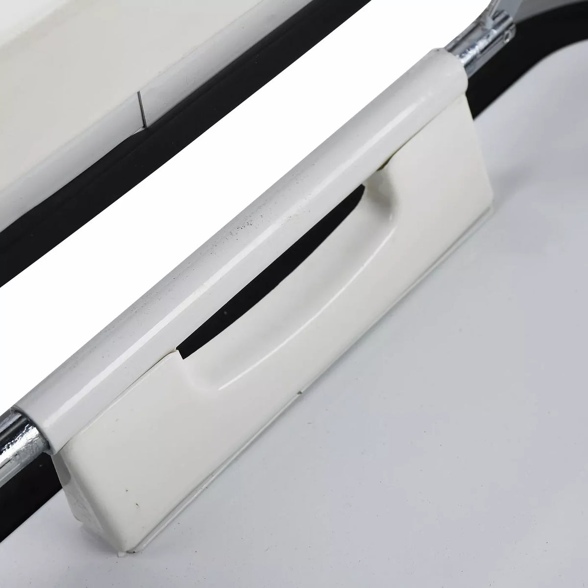 Universal pop up roof vent for horse floats and trailers, frame with no holes pre drilled